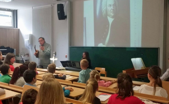 Kindervorlesung am 16.04.2016 (Foto: Silvia Klingelhöfer)