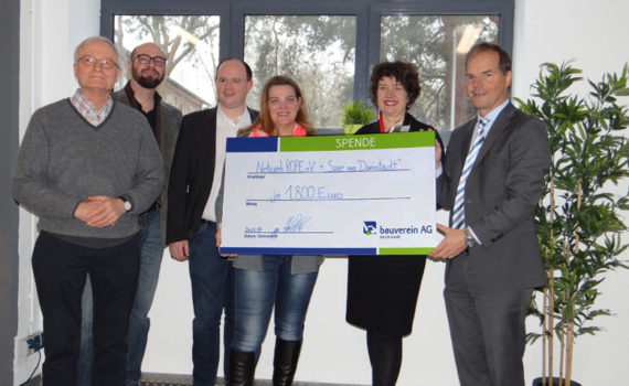 Spende bauverein AG für SaveMe (Foto: bauverein AG)