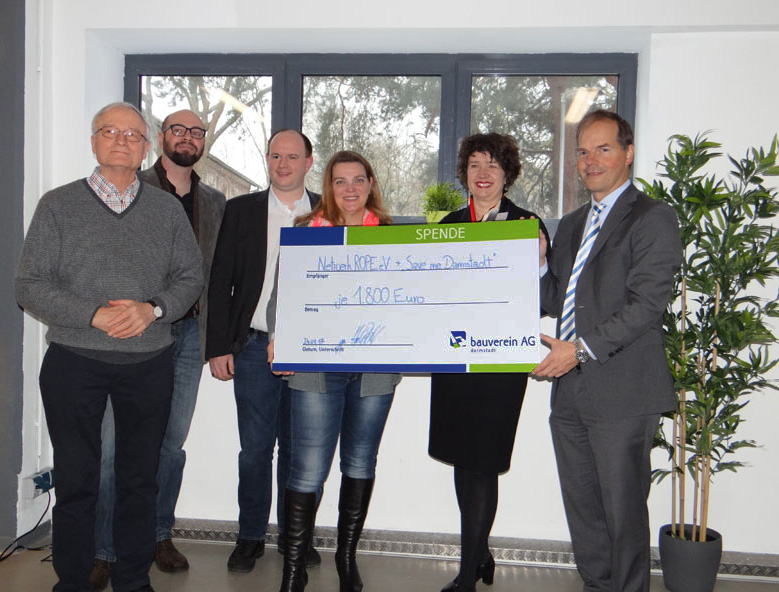 Spende bauverein AG für SaveMe (Foto: bauverein AG)