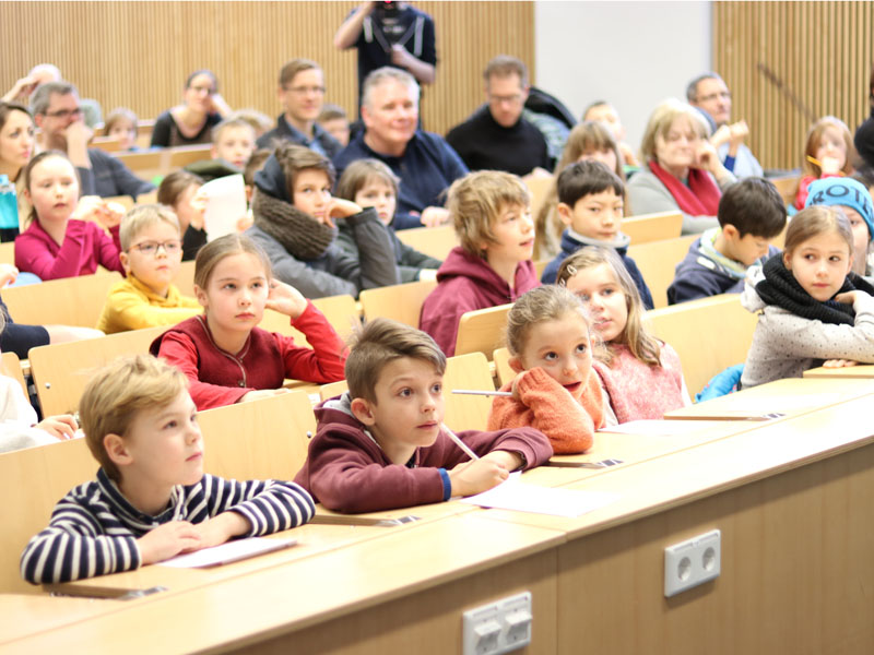 Kindervorlesung Energie Herr Linow (Foto: Gerd Wieber)