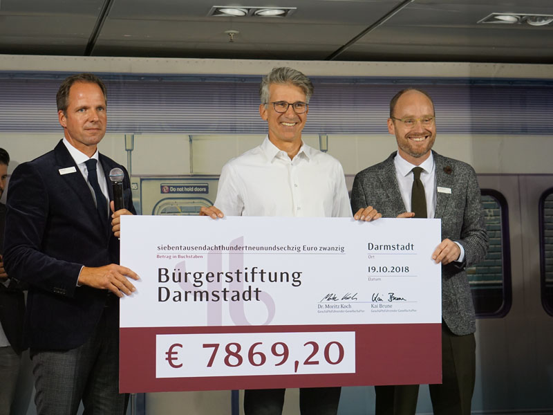 Kai Brune, Dr. Markus Hoschek, Dr. Moritz Koch bei der Scheck-Überreichung 19.10.2018