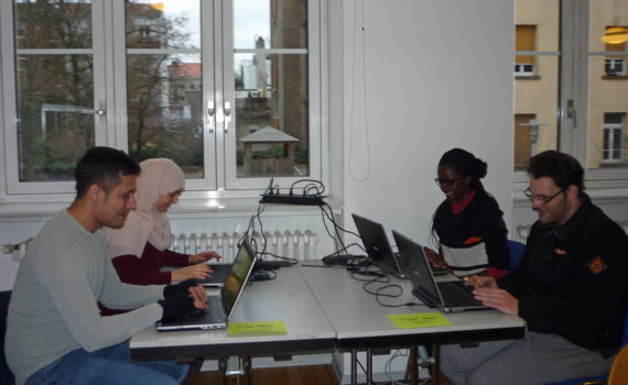 Neue Laptops für die BAFF-Frauen-Kooperation gGmbH (Foto: BAFF)