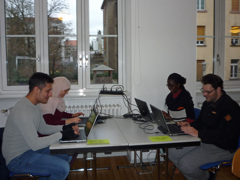 Neue Laptops für die BAFF-Frauen-Kooperation gGmbH (Foto: BAFF)