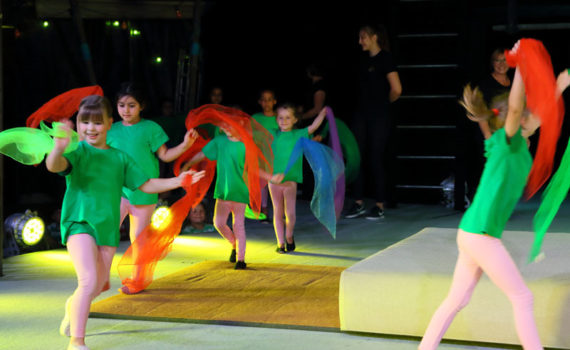 Abschlussaufführung Spielcircus Waldoni (Foto: Christopher Koehler)