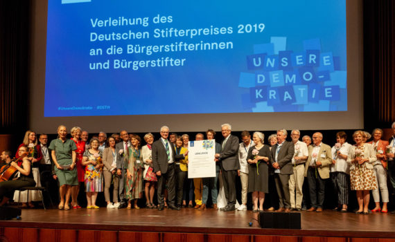 Verleihung des Deutschen Stifterpreises 2019 durch den Ministerpräsidenten von Baden-Württemberg Winfried Kretschman. Foto: Detlef Eden