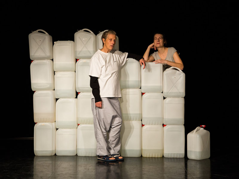 "Was soll man denn tun in dieser verdammten Welt" (Theater Moller Haus)