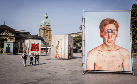 11. Darmstädter Tage der Fotografie Ausstellung am Friedensplatz